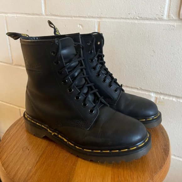 Dr. Marten Original 1640w Boots - Picture 1 of 3
